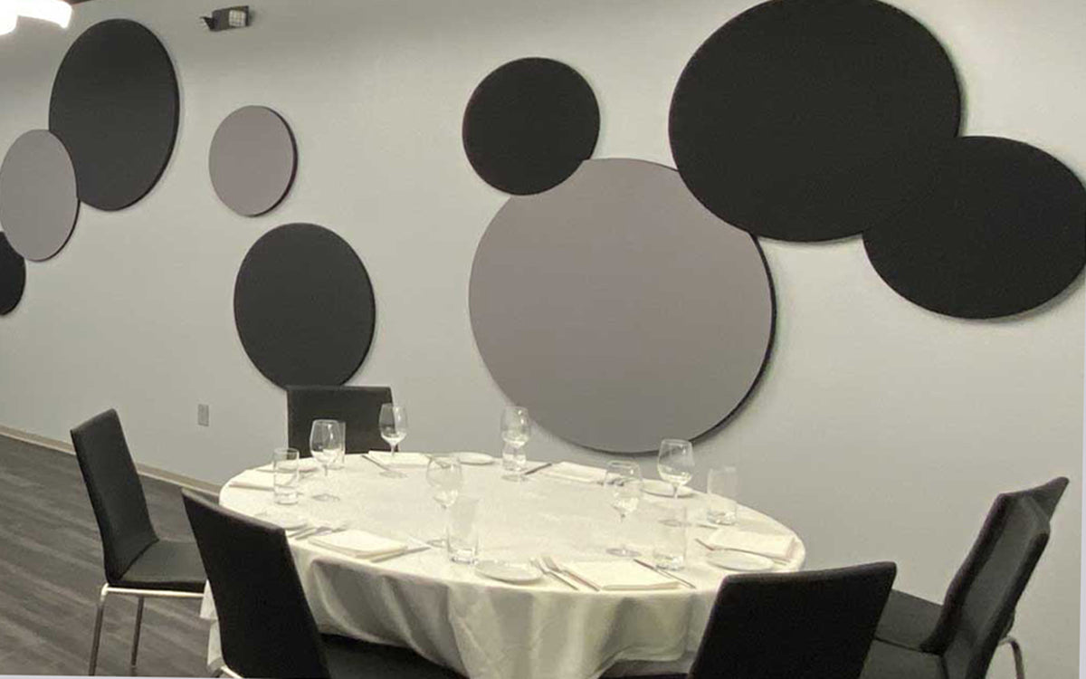CIRCLE Quietspace Black & White